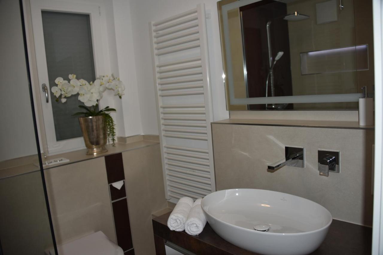 דירות לאיפהיים Antike & Modern Deluxe 2 Mit Terrasse מראה חיצוני תמונה