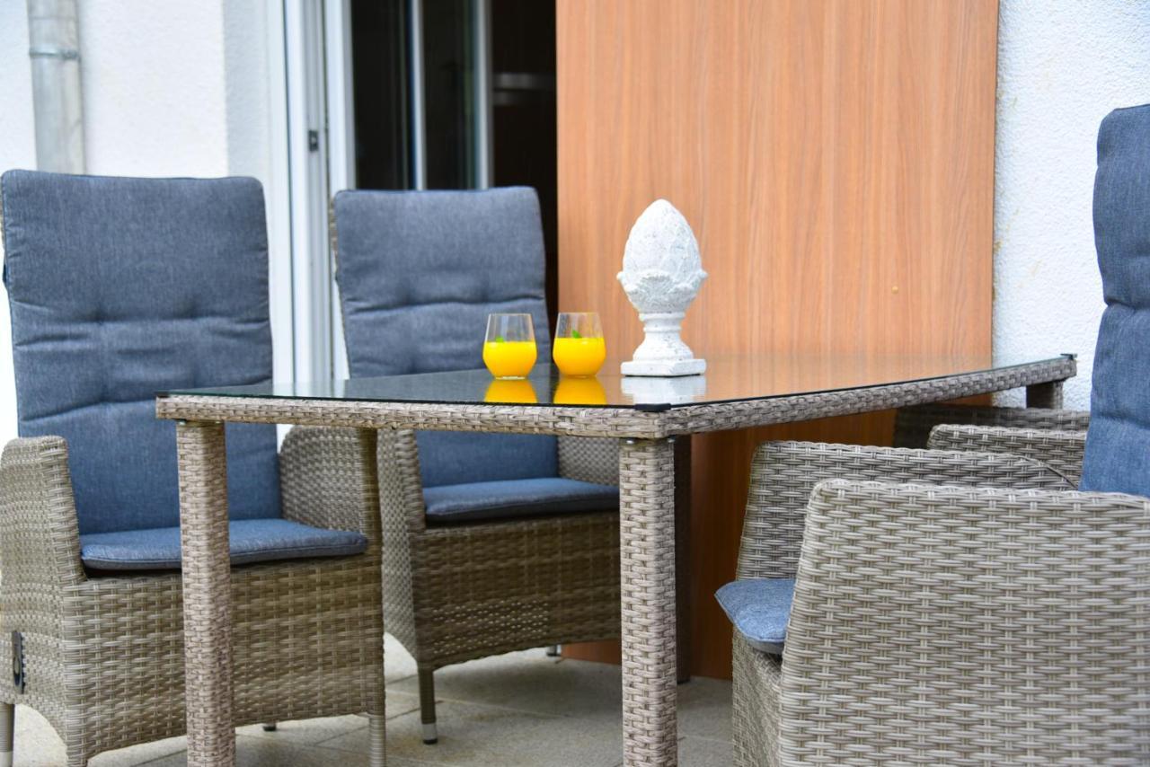 דירות לאיפהיים Antike & Modern Deluxe 2 Mit Terrasse מראה חיצוני תמונה